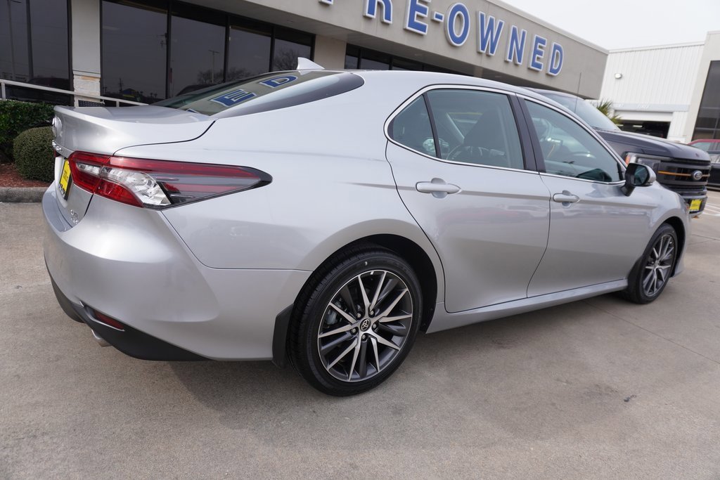 Used 2024 Toyota Camry XLE w/ Cold Weather Package image 6