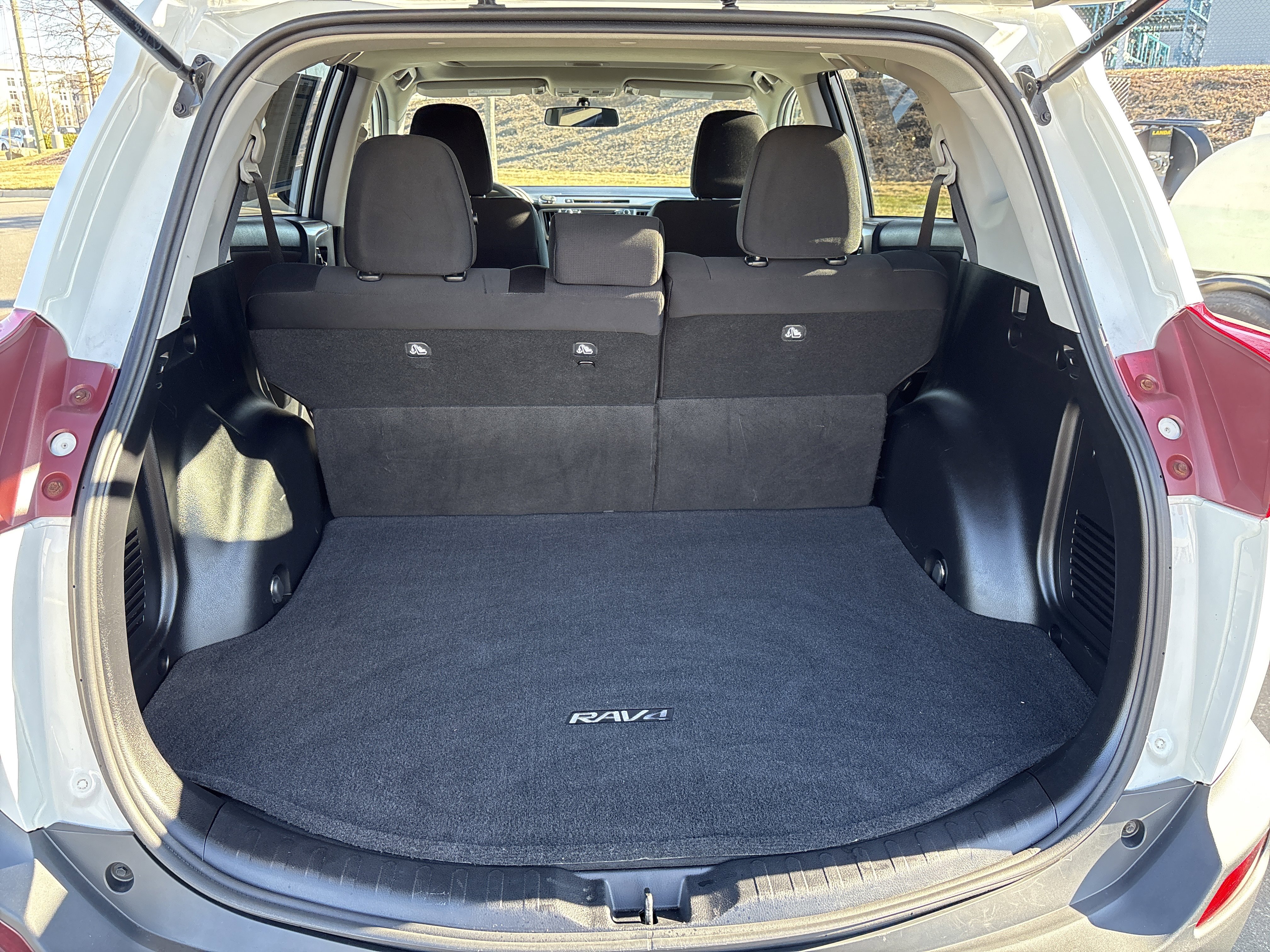 Used 2015 Toyota RAV4 XLE image 33