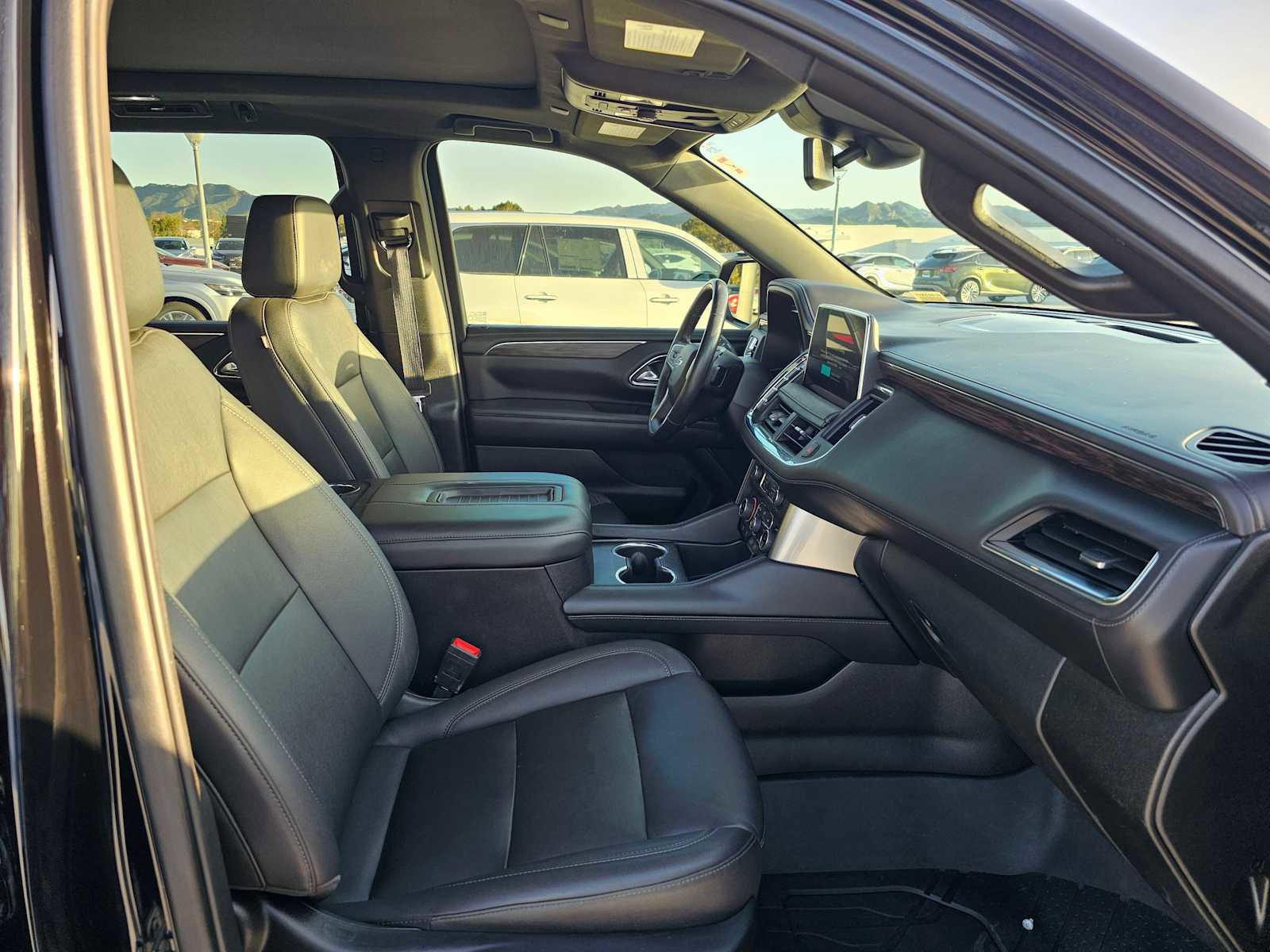 Used 2023 Chevrolet Suburban Z71 w/ Luxury Package image 10