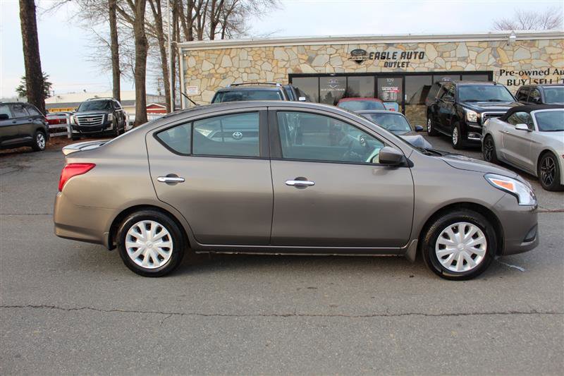 Used 2015 Nissan Versa SV FWD image 8