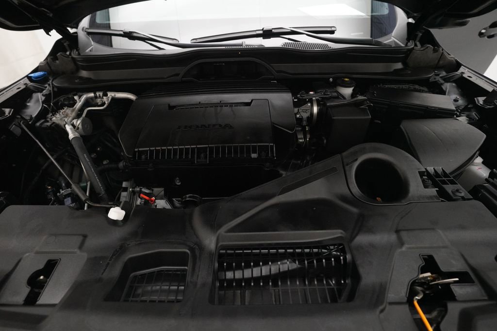Certified 2025 Honda Pilot Black Edition image 3