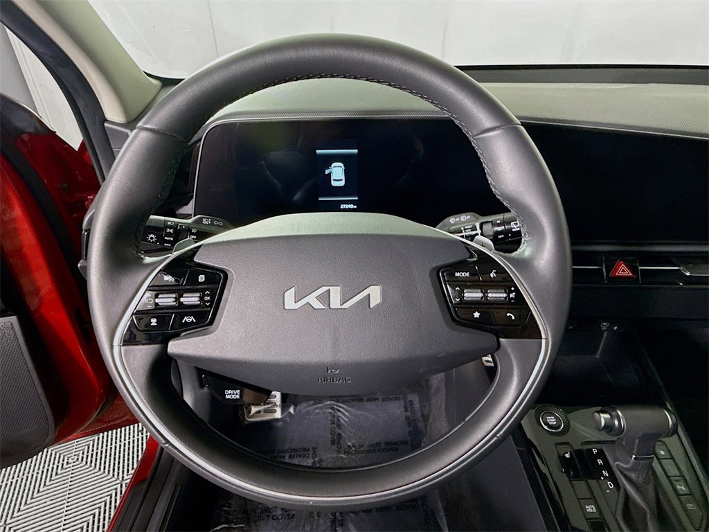 Used 2024 Kia Niro EX Touring image 22