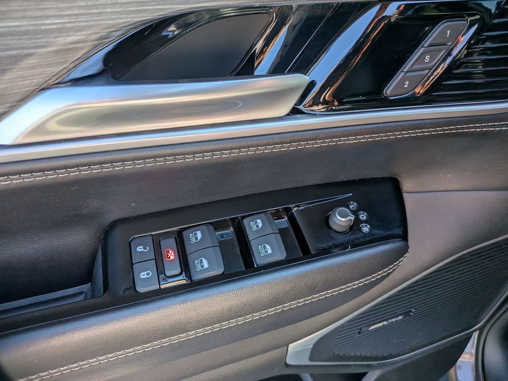 Used 2024 Jeep Wagoneer Series II AWD/4WD image 15