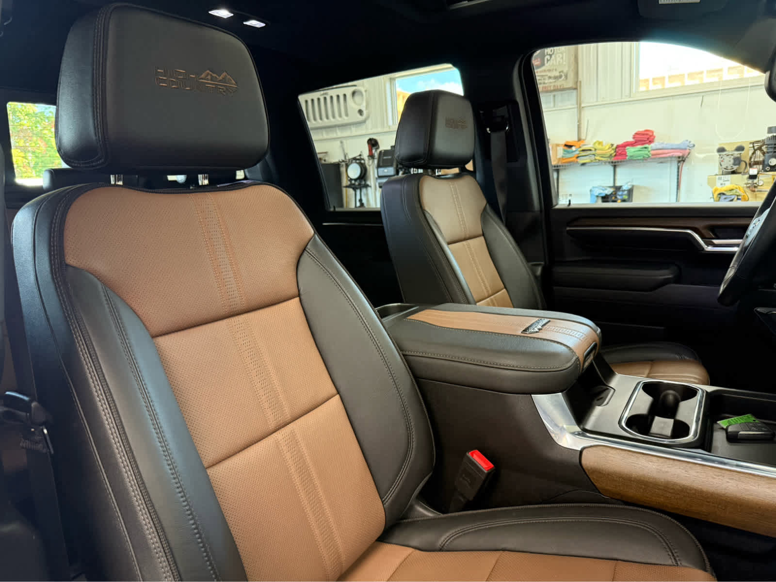 Used 2024 Chevrolet Silverado 2500 High Country image 35
