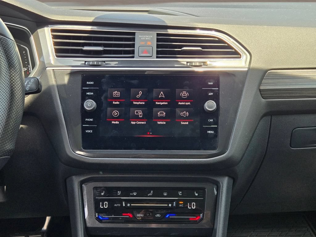 Used 2024 Volkswagen Tiguan SEL R-Line AWD/4WD image 18