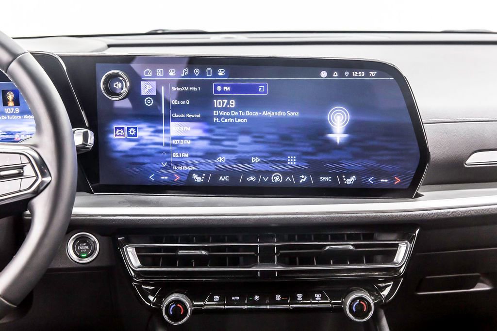 Used 2025 Chevrolet Traverse LT image 19