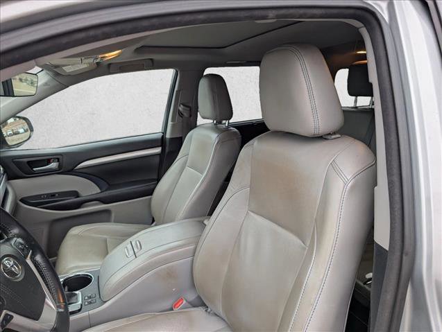 Used 2017 Toyota Highlander XLE image 14