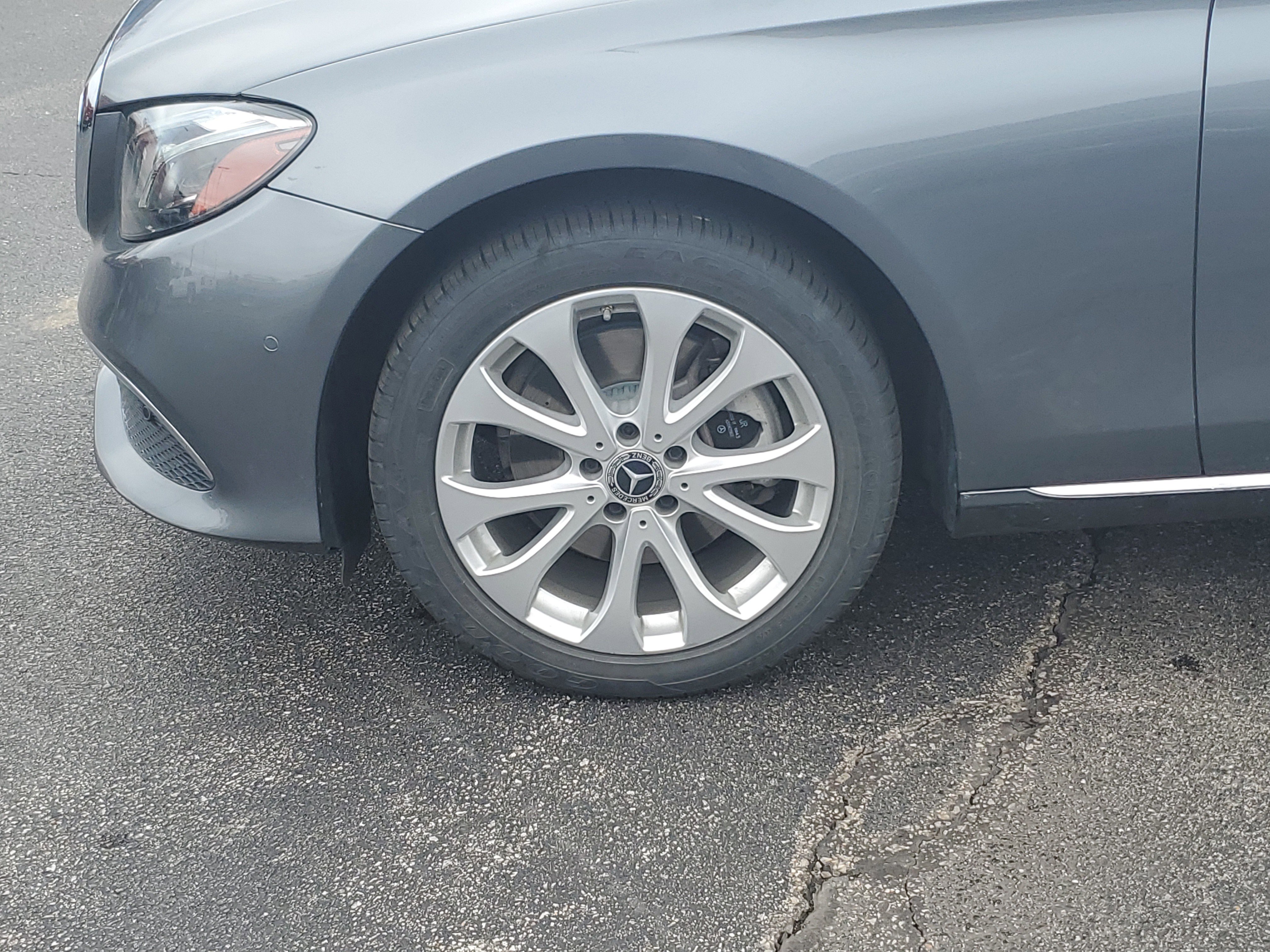 Used 2018 Mercedes-Benz E 300 4MATIC image 8