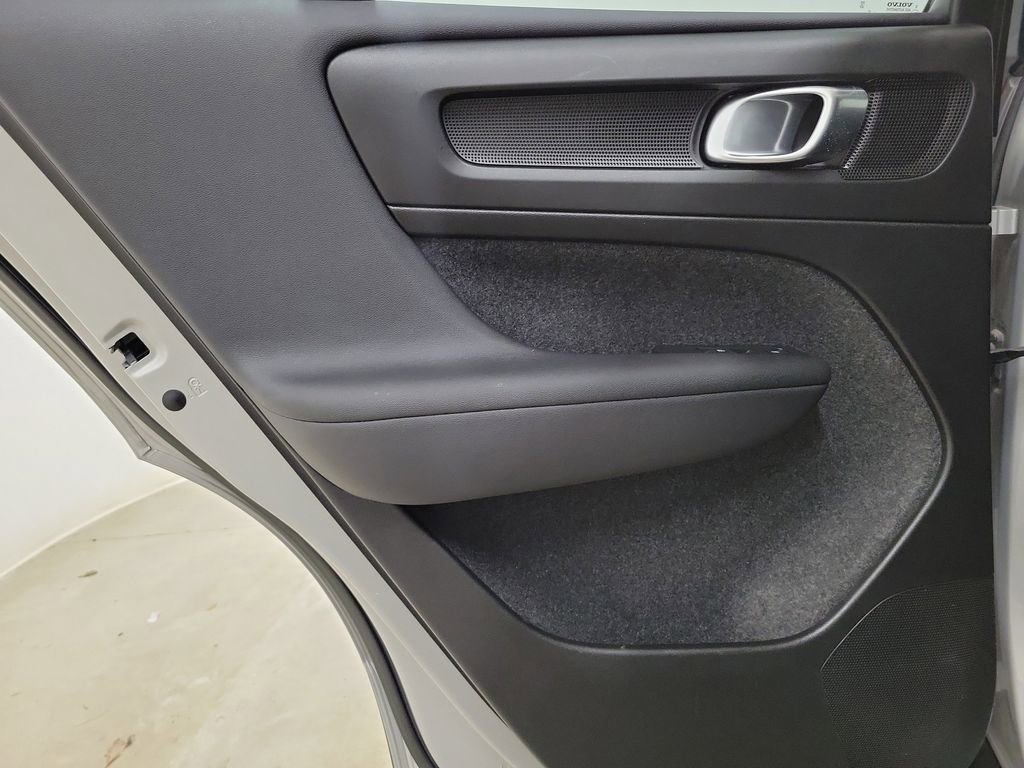Certified 2023 Volvo XC40 B5 Plus w/ Driver Assist Package image 14