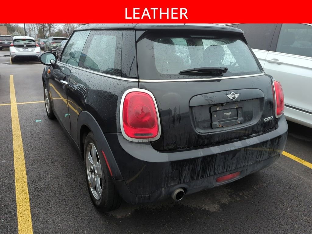 Used 2017 MINI Cooper 2-Door Hardtop image 4