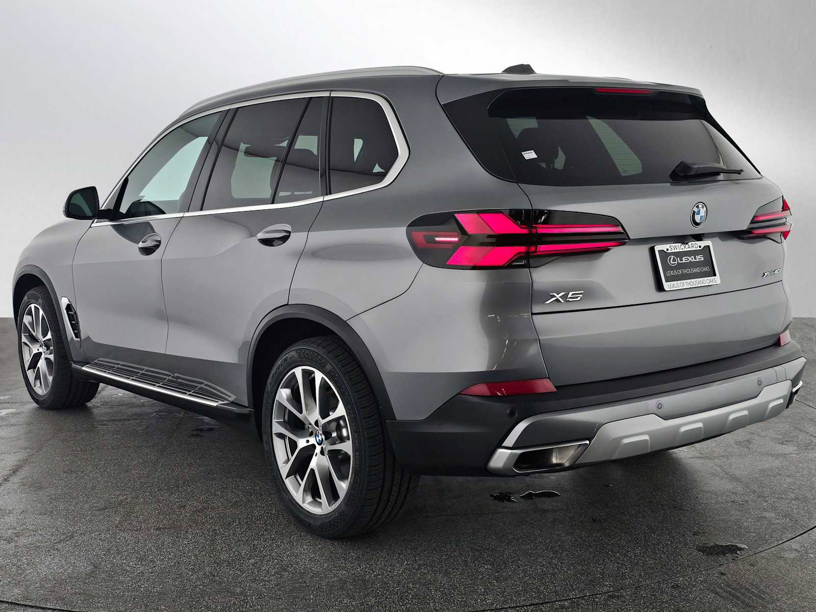 Used 2024 BMW X5 xDrive40i w/ Premium Package image 5