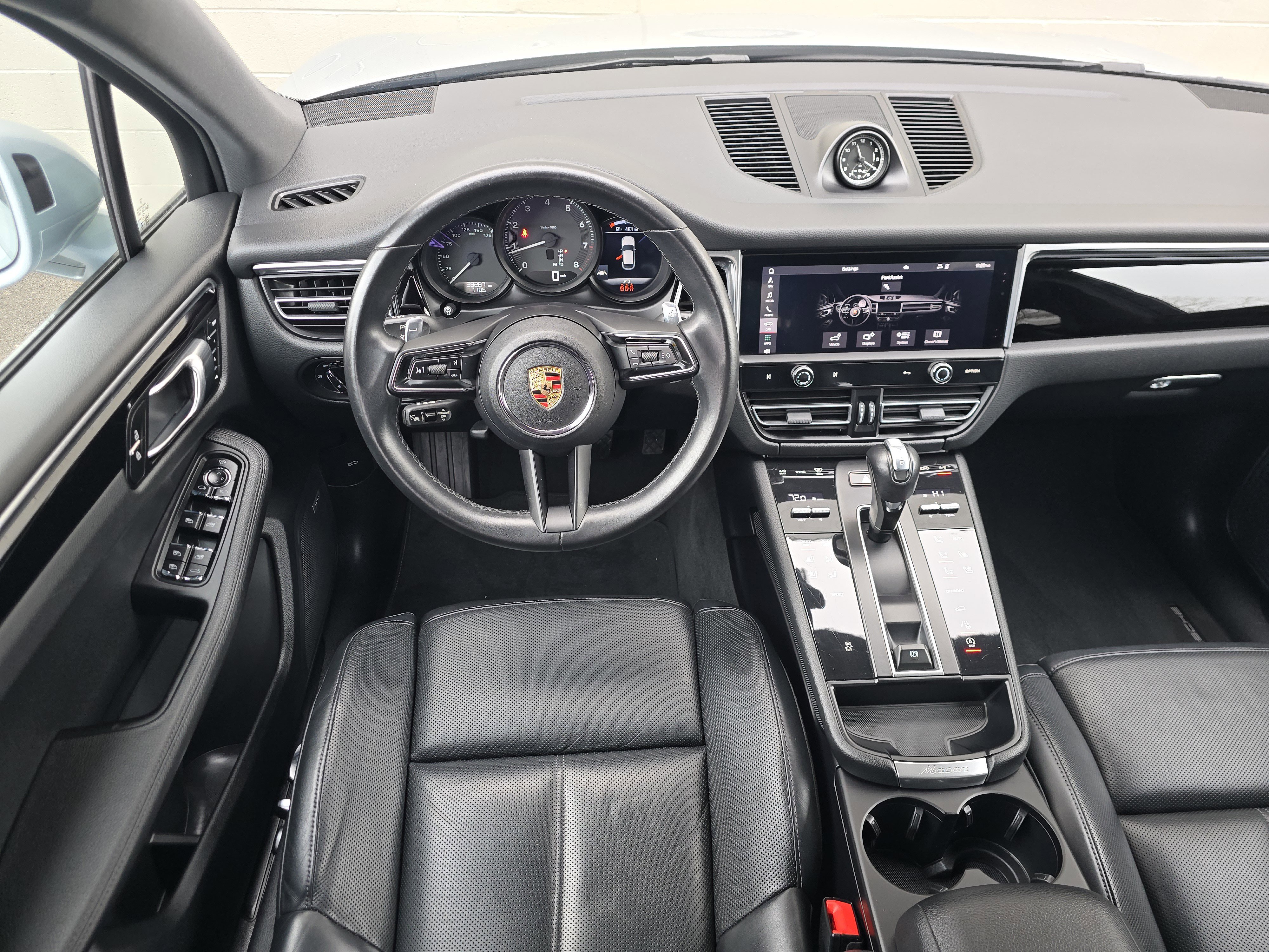 Certified 2023 Porsche Macan image 17