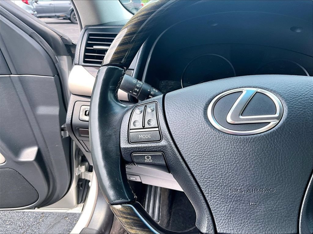 Used 2014 Lexus LS 460 AWD w/ Comfort Package image 18