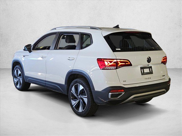 Used 2024 Volkswagen Taos SE AWD/4WD image 2
