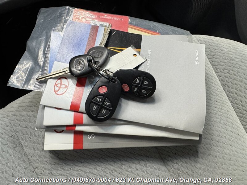 Used 2012 Toyota Sienna LE w/ Towing Pkg image 27