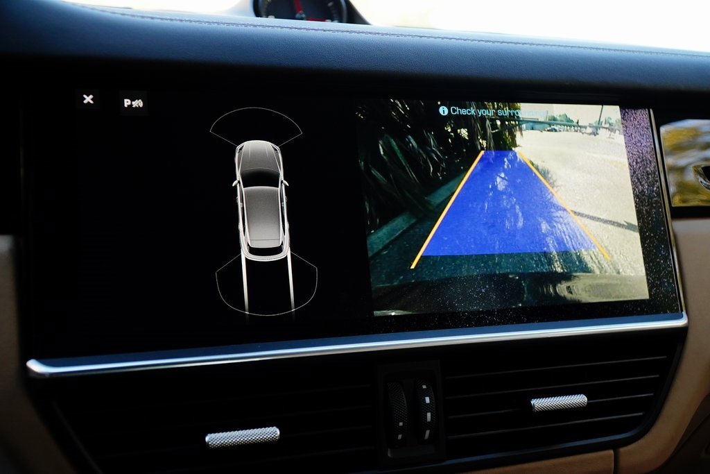 Used 2019 Porsche Cayenne S image 18