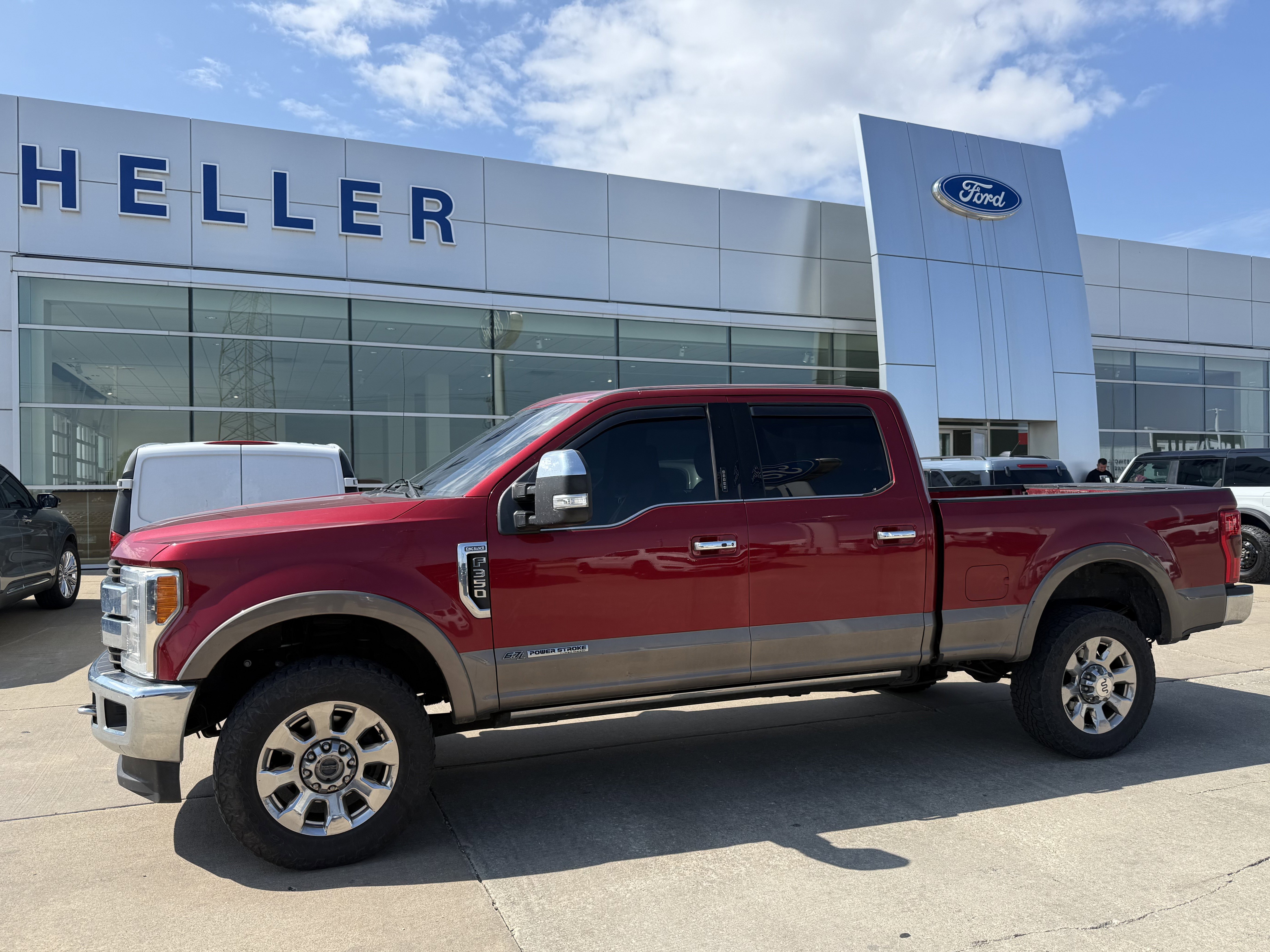 Used 2018 Ford F350 King Ranch w/ King Ranch Ultimate Package AWD/4WD image 3