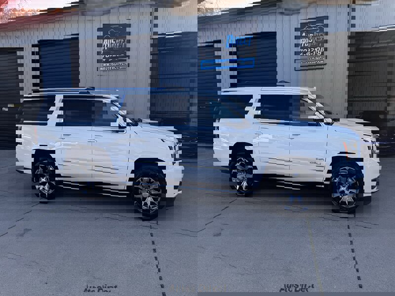 Used 2017 GMC Yukon XL Denali image 6