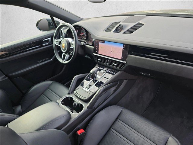 Used 2022 Porsche Cayenne Coupe AWD/4WD image 22