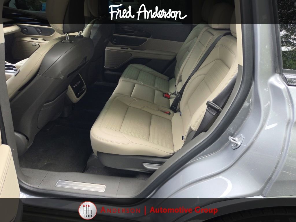 Used 2024 Lincoln Nautilus Reserve w/ Equipment Group 202A AWD/4WD image 10