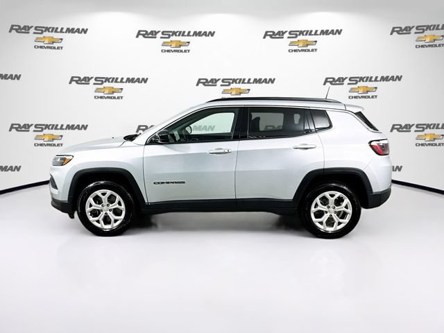 Used 2024 Jeep Compass Latitude AWD/4WD image 4