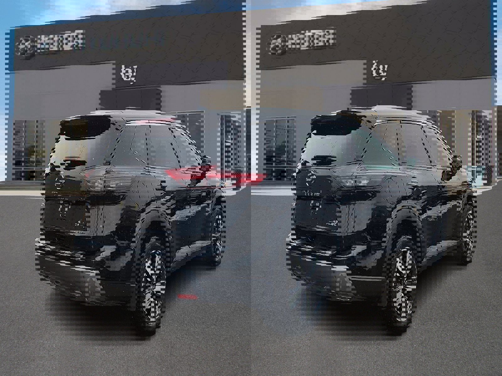 Used 2024 Nissan Rogue SL image 4