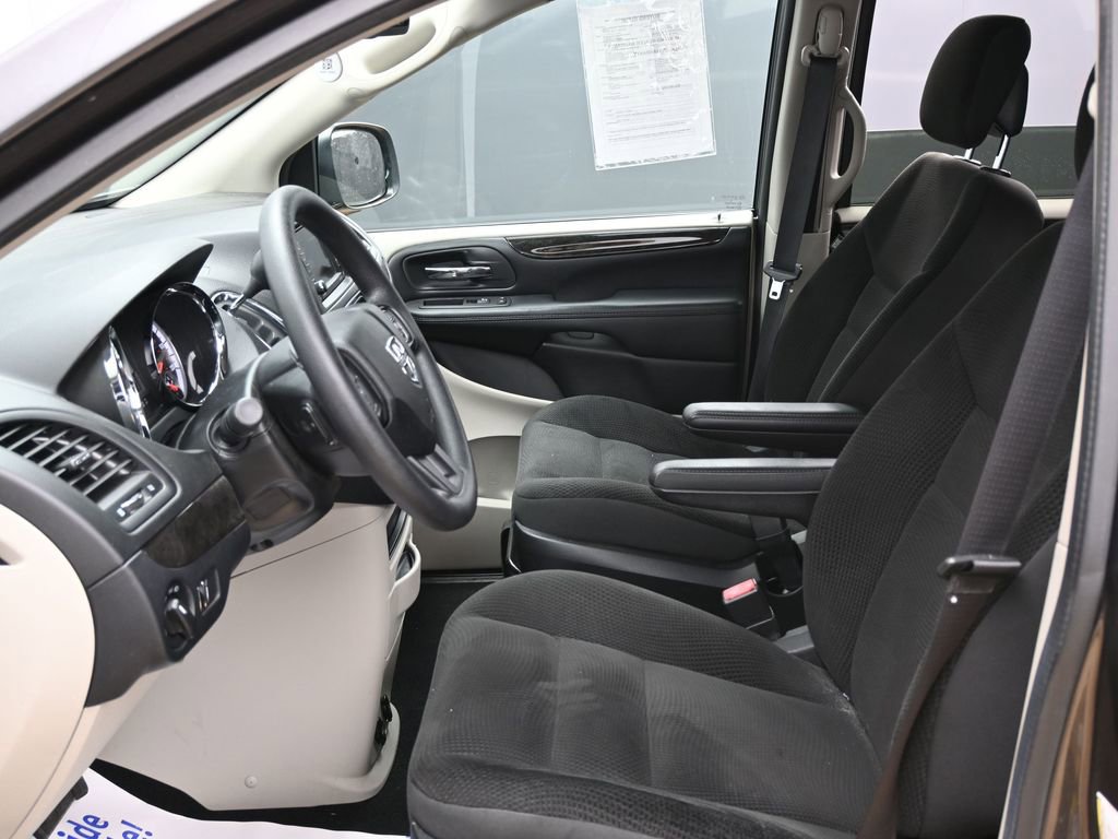 Used 2019 Dodge Grand Caravan SE image 17