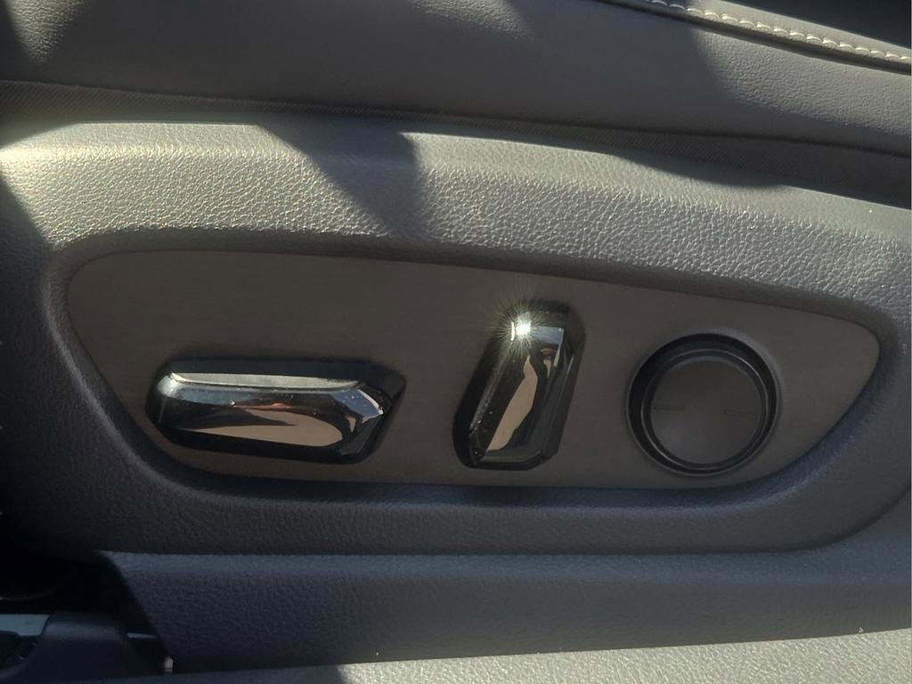 New 2026 Lexus UX 300h FWD image 20