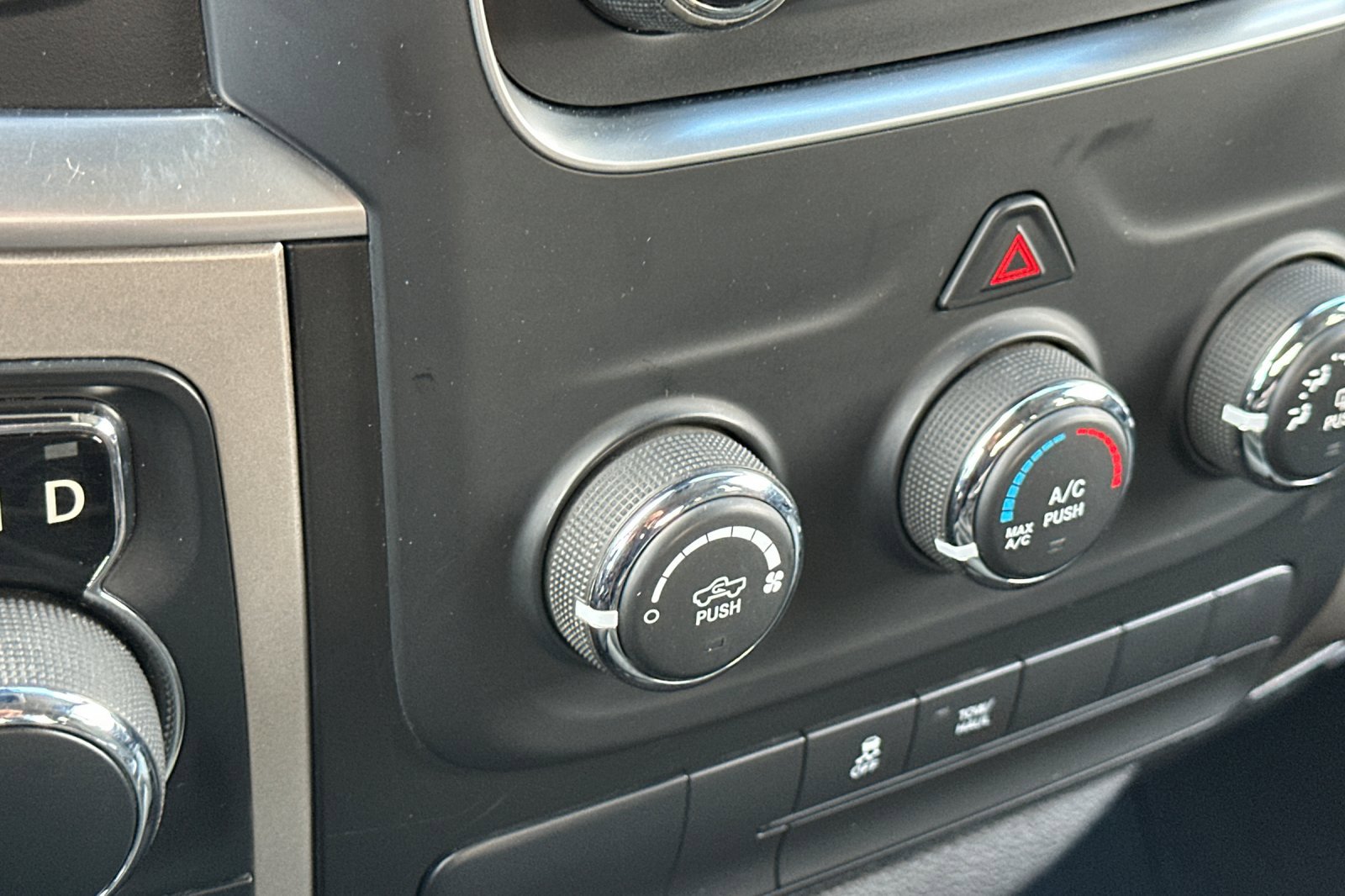 Used 2017 RAM 1500 Classic SLT image 27