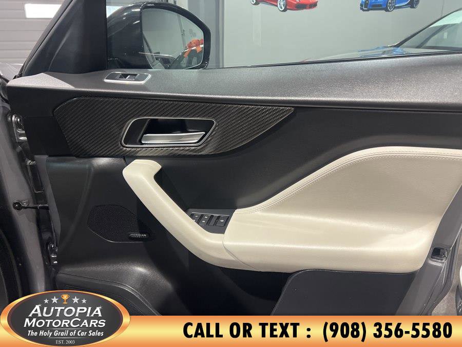 Used 2020 Jaguar F-PACE SVR image 15