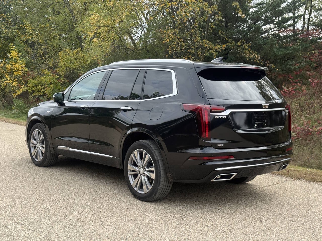 Used 2024 Cadillac XT6 Premium Luxury w/ Technology Package AWD/4WD image 8
