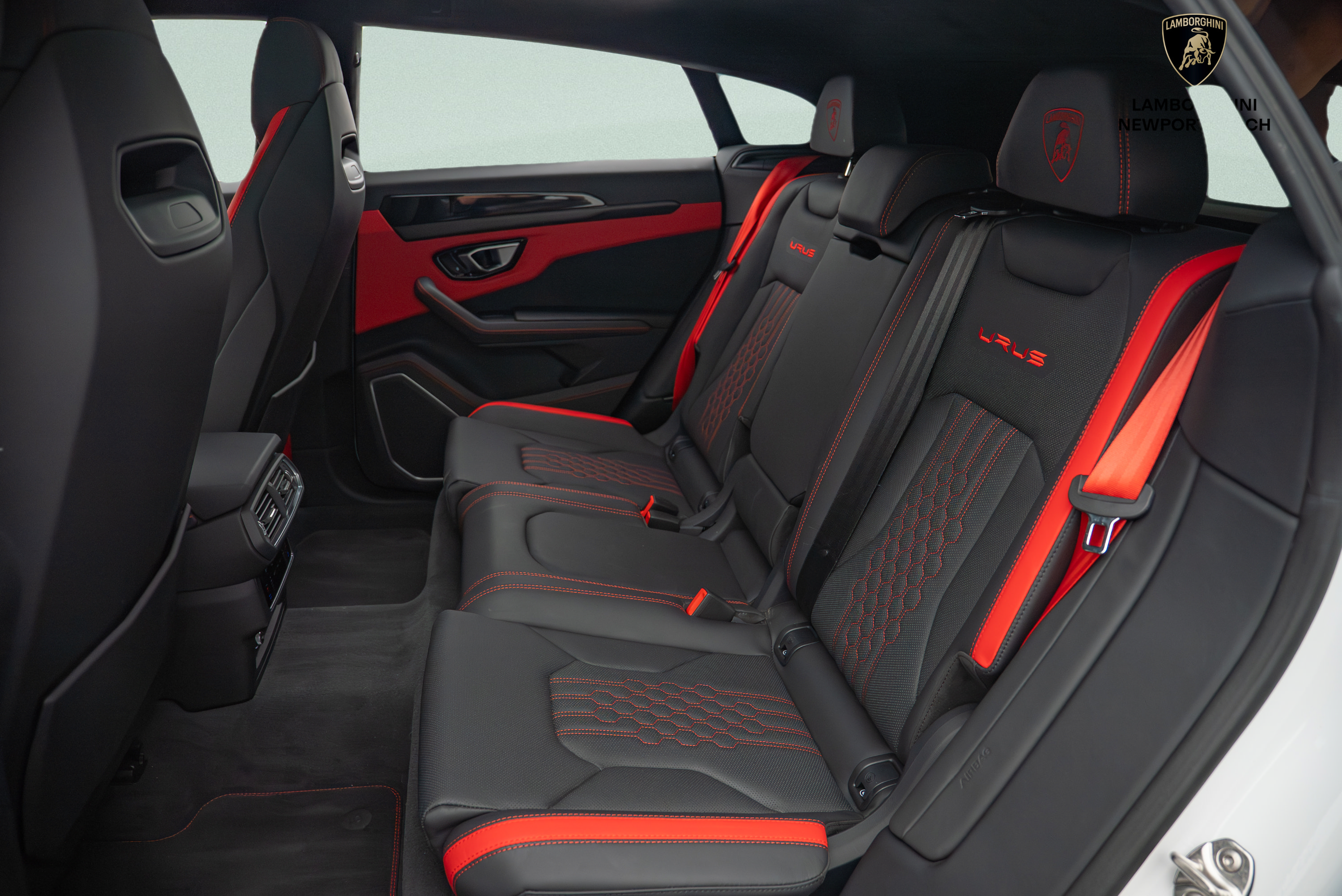 Used 2024 Lamborghini Urus S AWD/4WD image 12