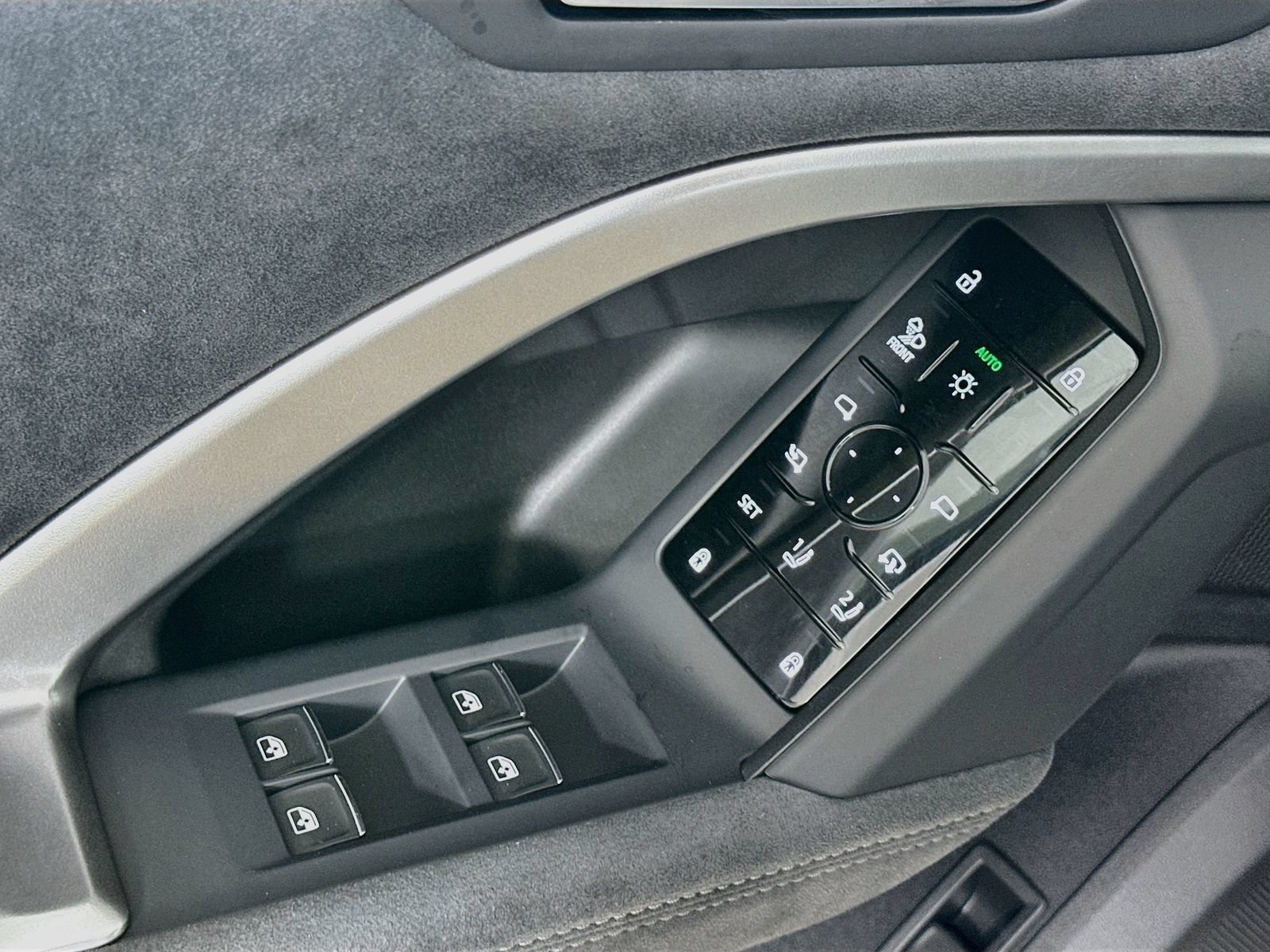 New 2026 Audi SQ5 Premium Plus AWD/4WD image 17