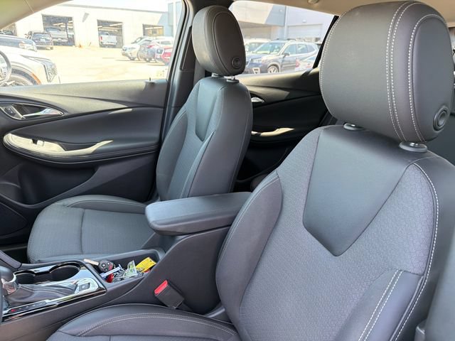 Used 2023 Buick Encore GX Select w/ Sport Touring Package FWD image 19