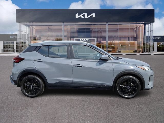 Used 2023 Nissan Kicks SV FWD image 7