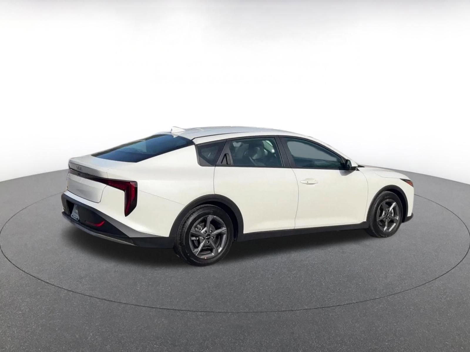 Used 2025 Kia K4 LXS image 14