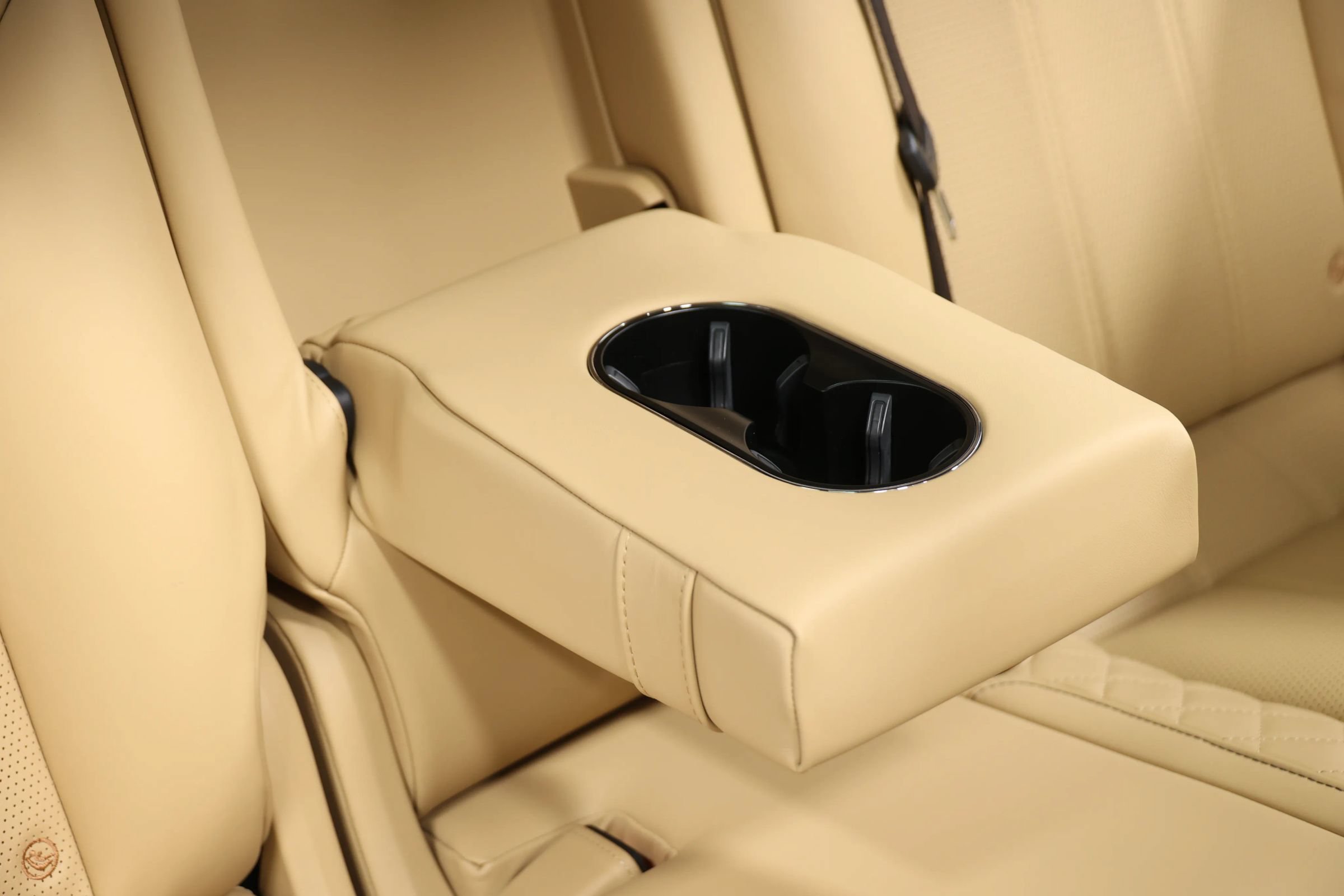 Used 2018 Bentley Bentayga AWD/4WD image 87