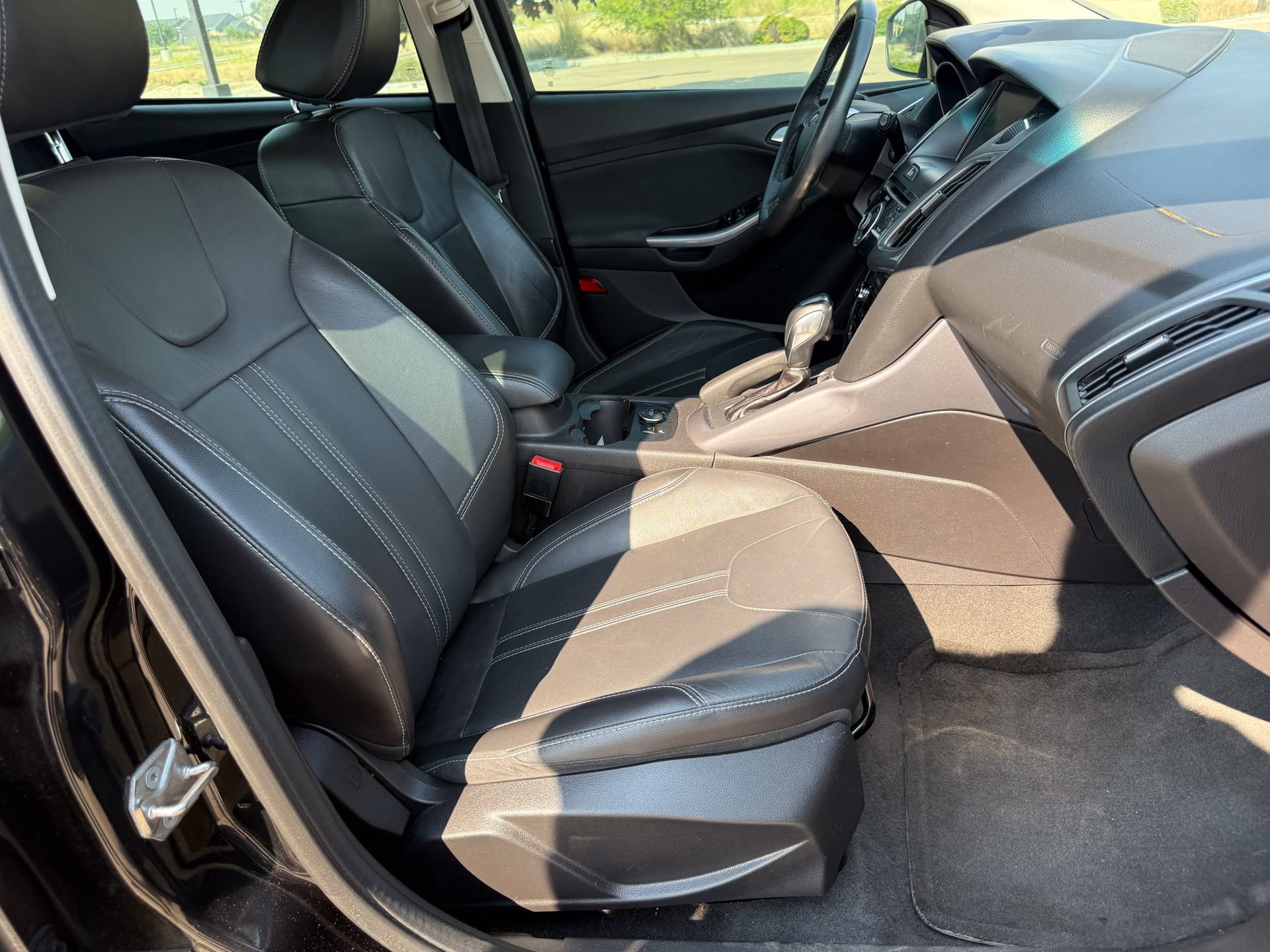 Used 2014 Ford Focus Titanium FWD image 11