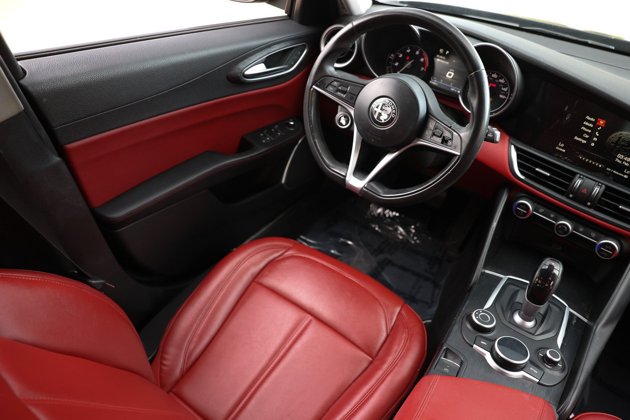 Used 2019 Alfa Romeo Giulia w/ Quick Order Package 22K Sport RWD image 24