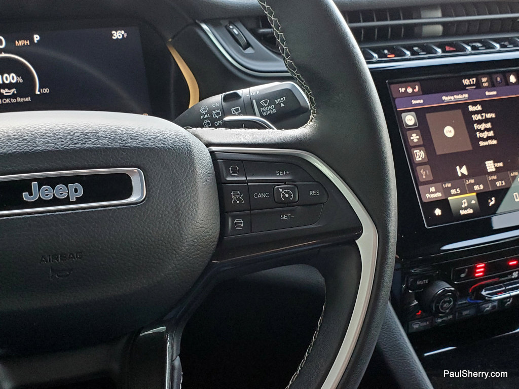 Used 2022 Jeep Grand Cherokee Altitude AWD/4WD image 28