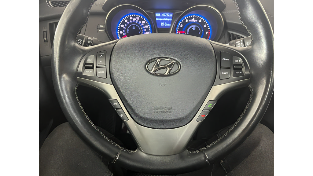 Used 2016 Hyundai Genesis 3.8 RWD image 18