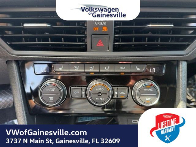 Certified 2024 Volkswagen Jetta SE FWD image 24