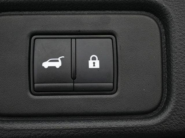 Used 2024 Nissan Pathfinder Platinum image 24