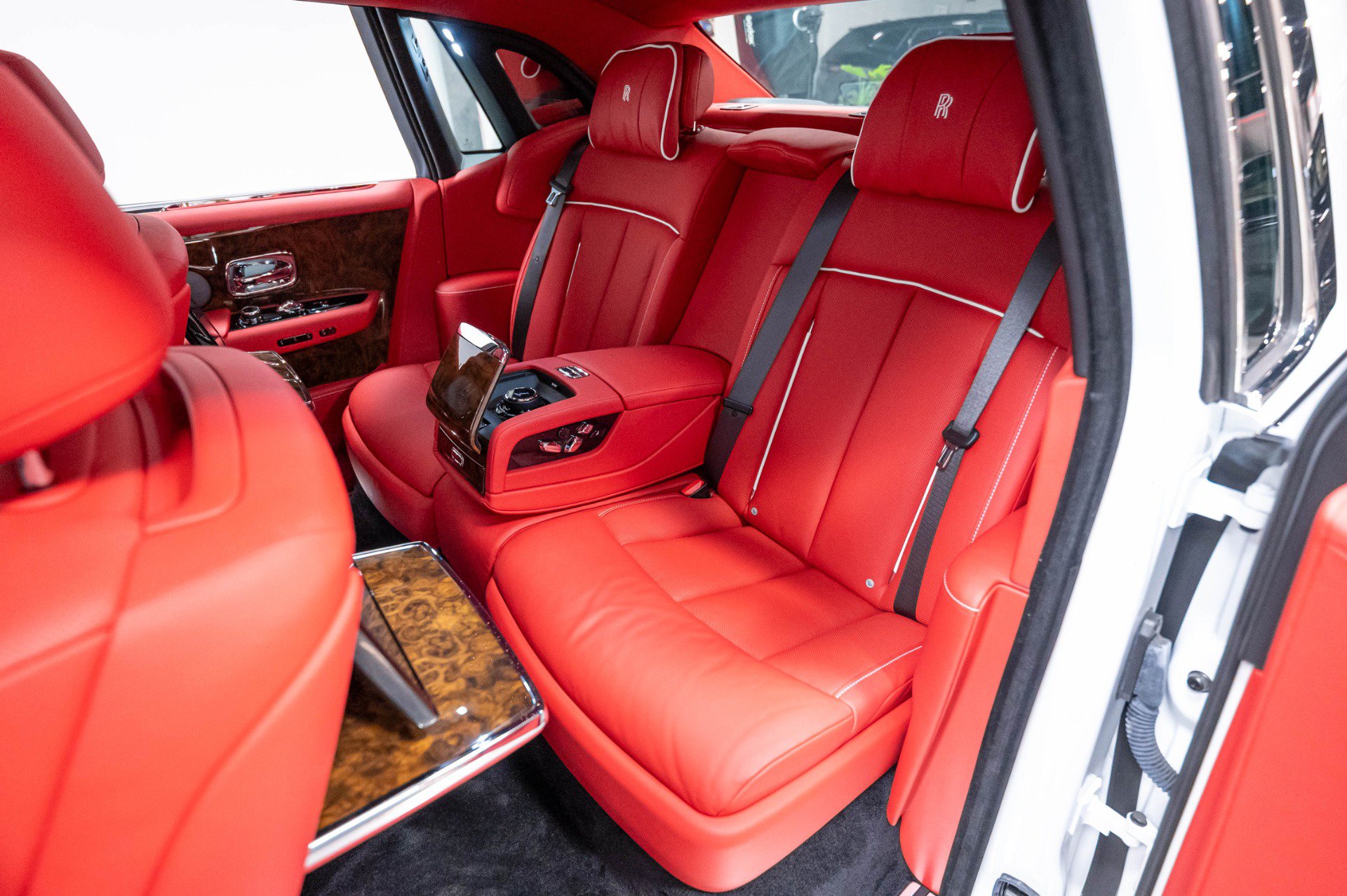 Used 2019 Rolls-Royce Phantom Sedan RWD image 27