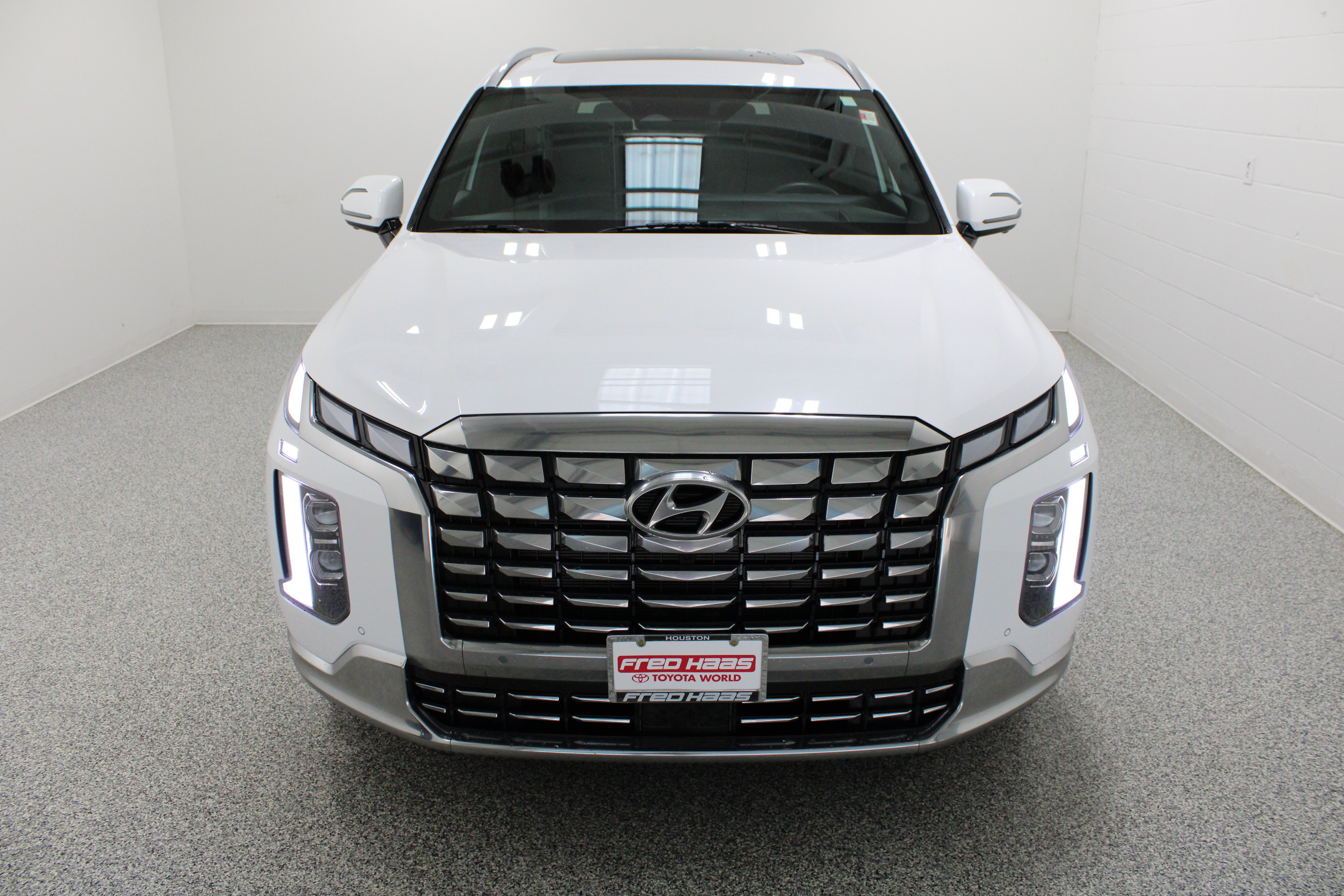 Used 2025 Hyundai Palisade Calligraphy AWD/4WD image 3