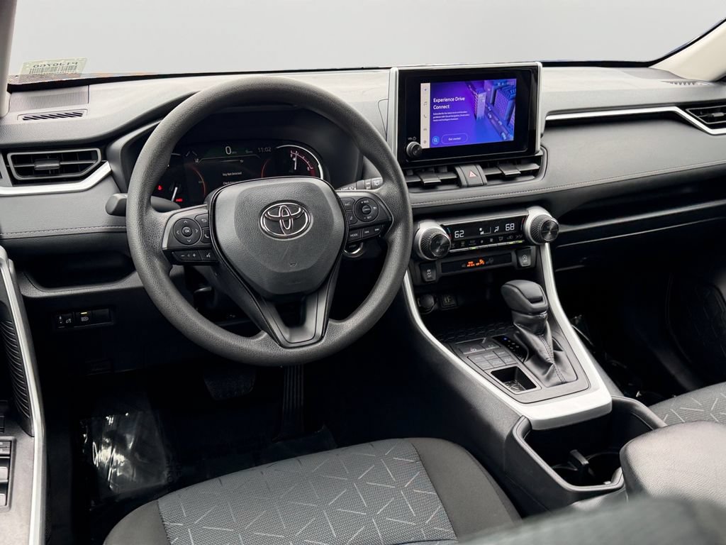 Used 2025 Toyota RAV4 XLE AWD/4WD image 13