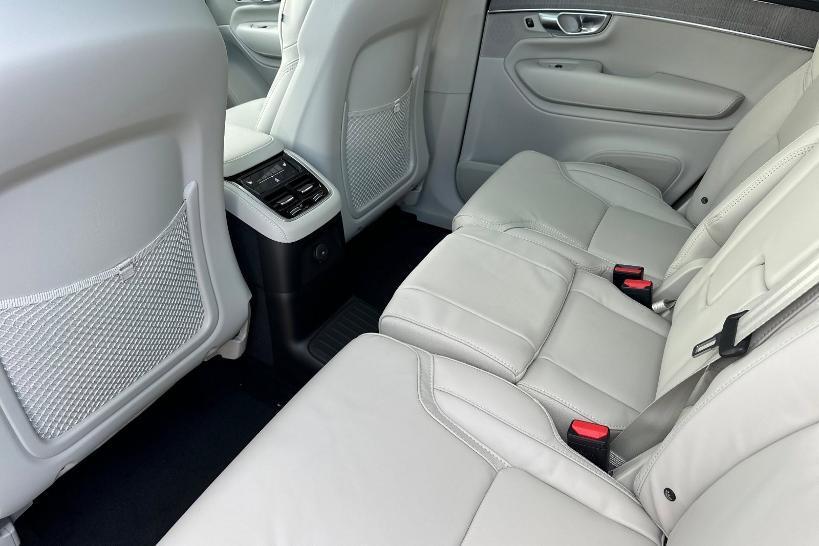 New 2026 Volvo XC90 T8 Ultra image 4