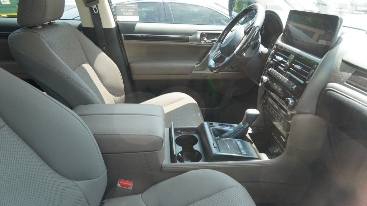 Certified 2023 Lexus GX 460 Premium w/ Premium Package AWD/4WD image 9