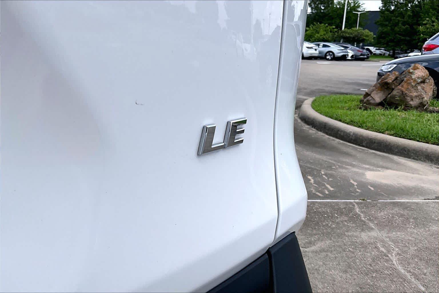 Used 2025 Toyota RAV4 LE FWD image 9