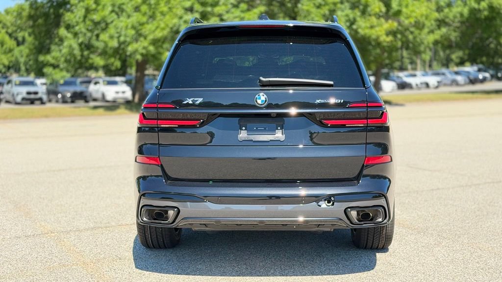 New 2027 BMW X7 xDrive40i w/ M Sport Package AWD/4WD image 5
